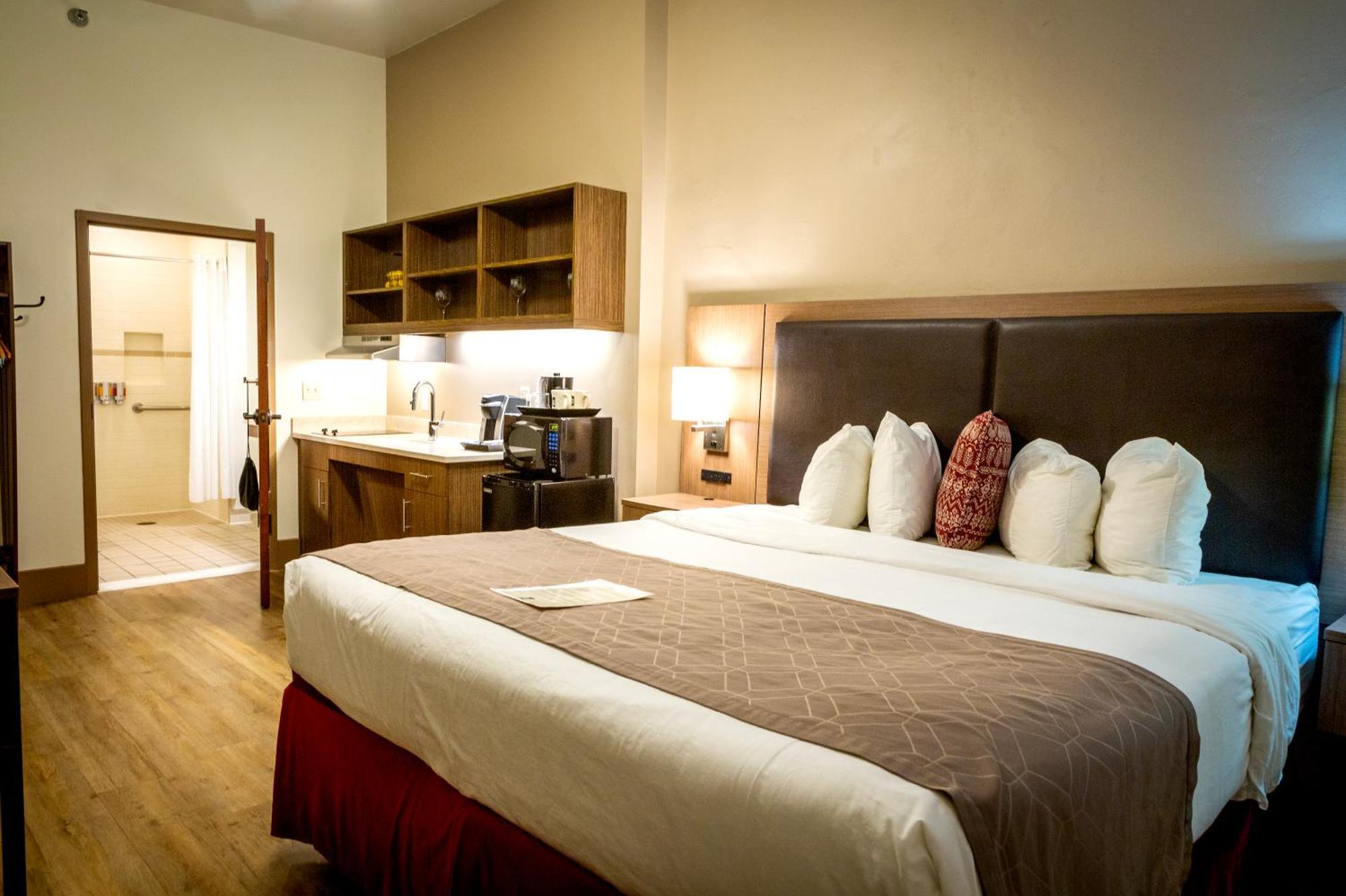 Historic Hotel Arvon Great Falls Room photo